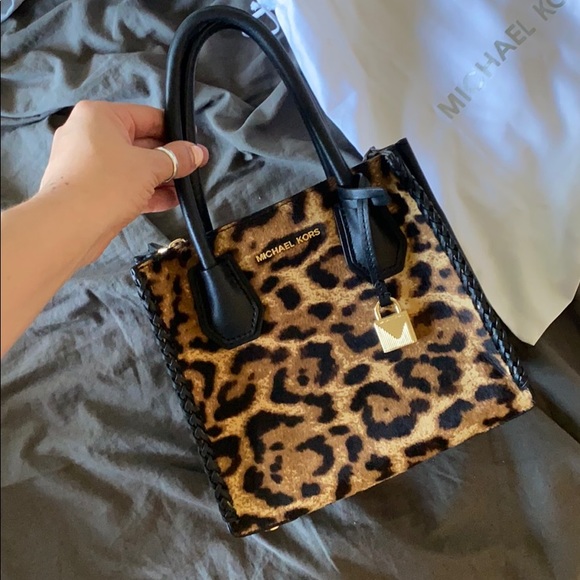 Mini Cheetah Michael Kors purse - Picture 3 of 6
